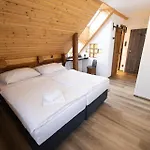 Horni Strakuv Mlyn Country house *