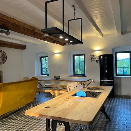 Horni Strakuv Mlyn Country house *